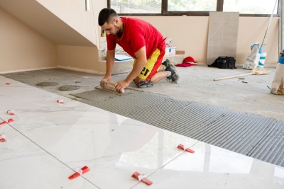 Avantages d'une chape sèche pour la pose de carrelage